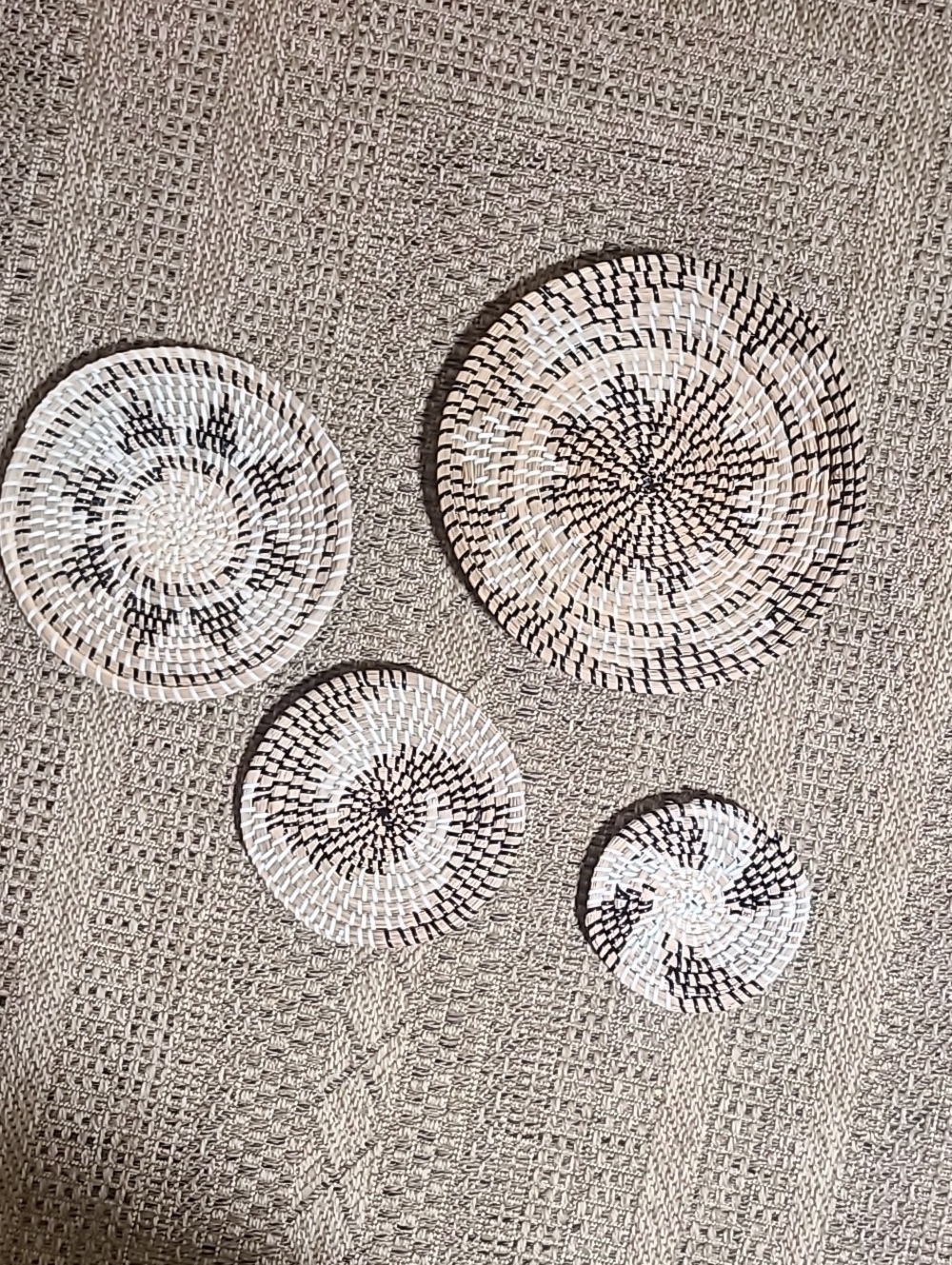 Woven Decorative Wall Plates Set - White & Black